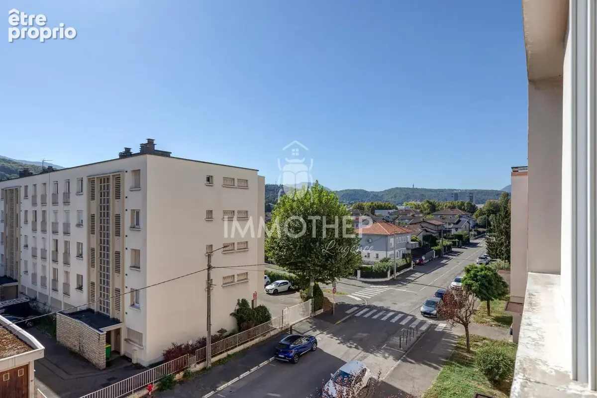Appartement 5 pièces 82 m² à vendre à Eybens (38320) - photo 3