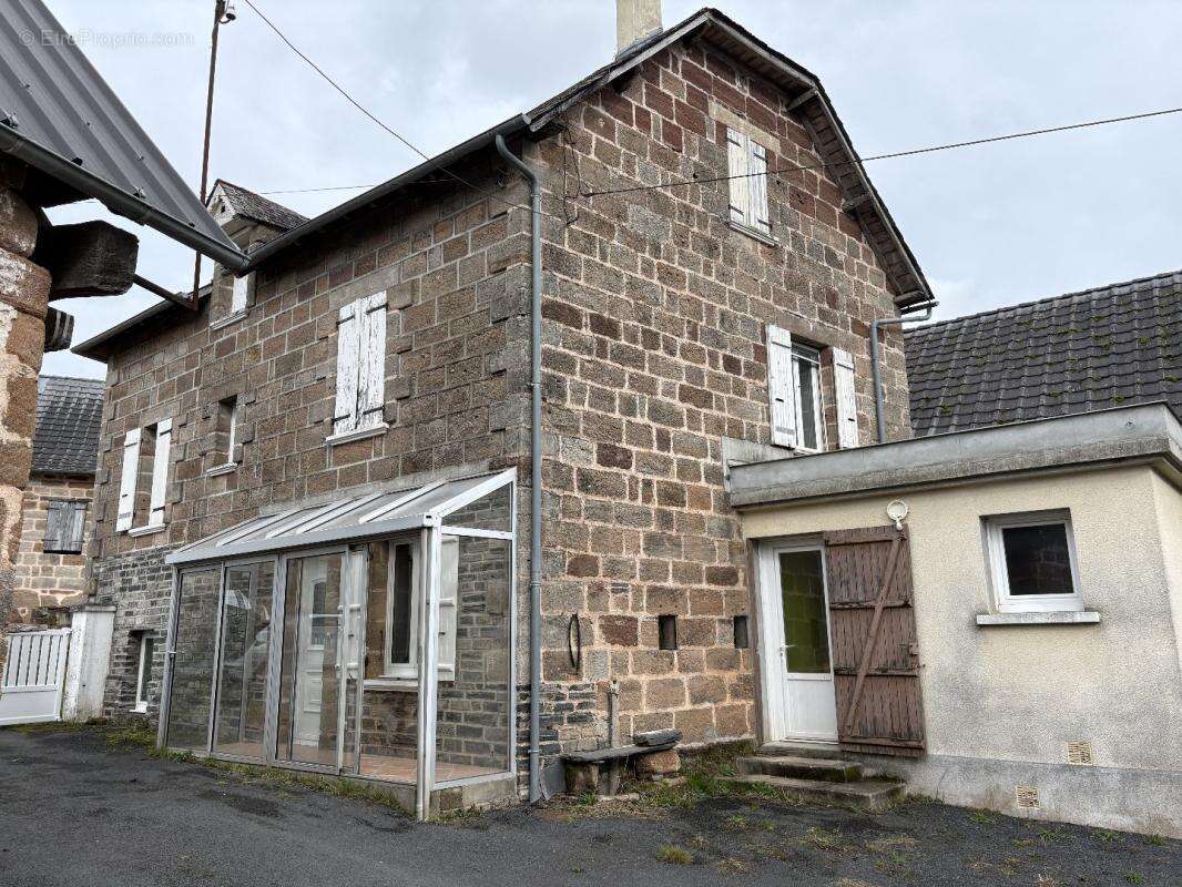 Maison à SAINT-AULAIRE