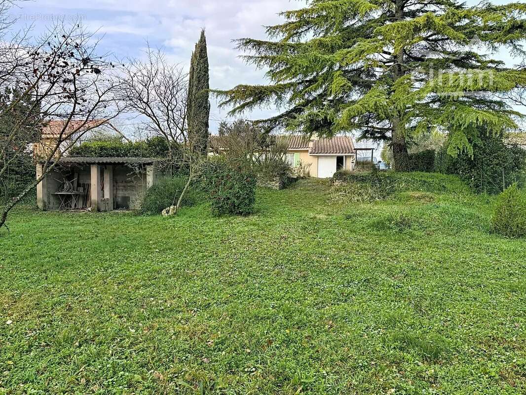 Maison à PERNES-LES-FONTAINES