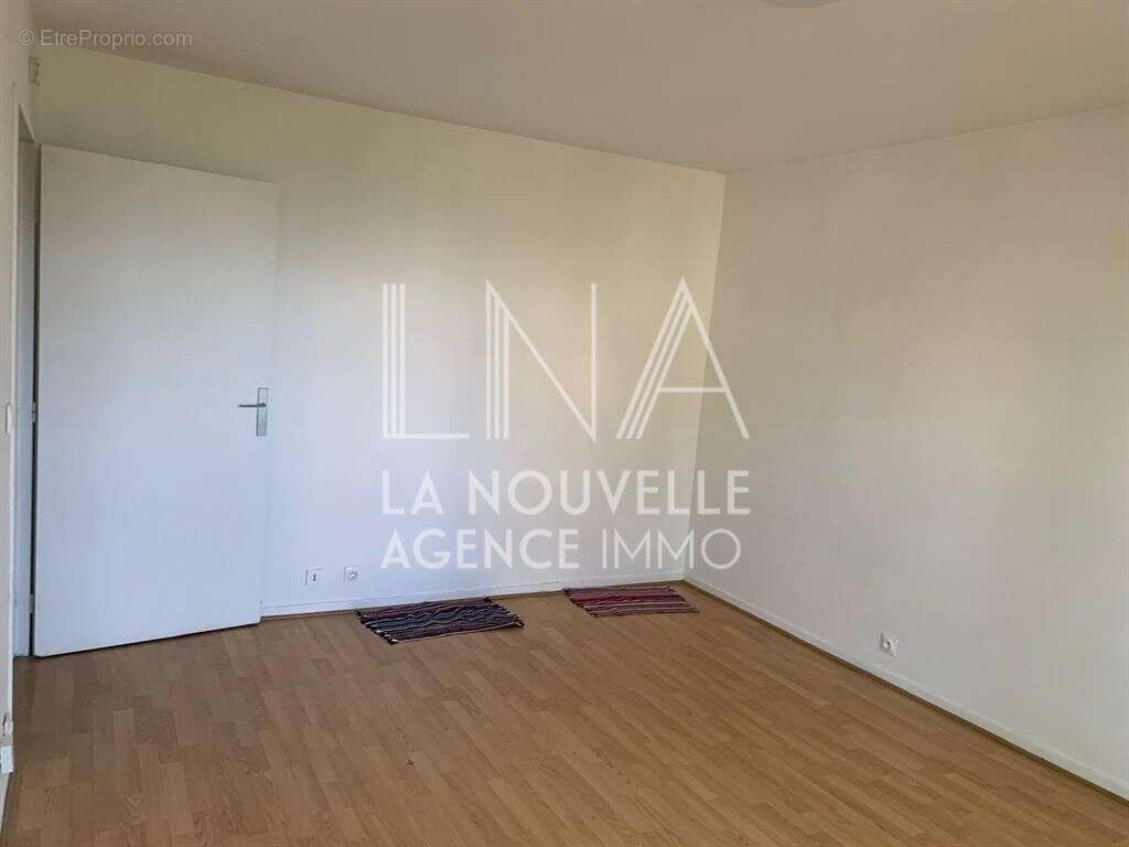 Studio lumineux avec balcon – Dernier étage à 5 min du métro 11 - photo 2