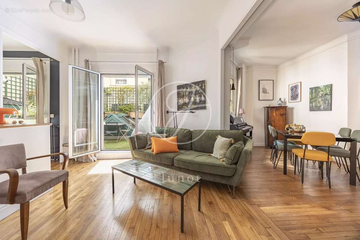 Appartement à PARIS-7E