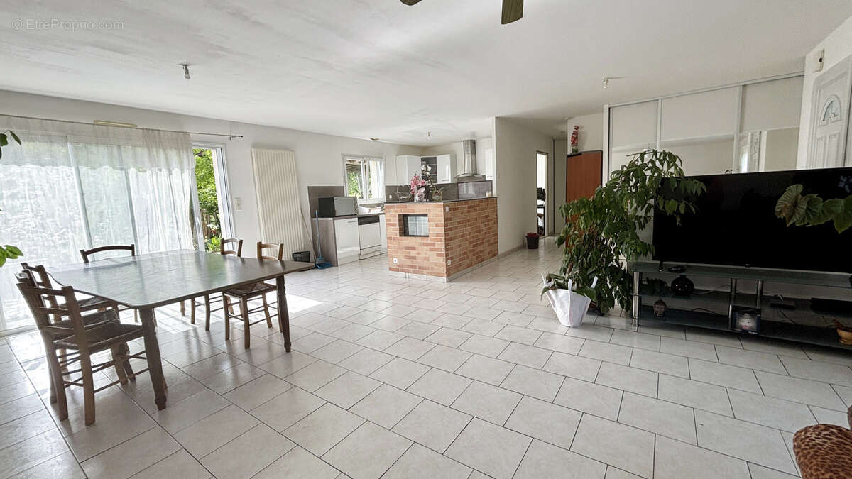 Maison à vendre 10 min de Chemillé et 20 min de Cholet - Frais d'Agence Réduits ! - photo 3