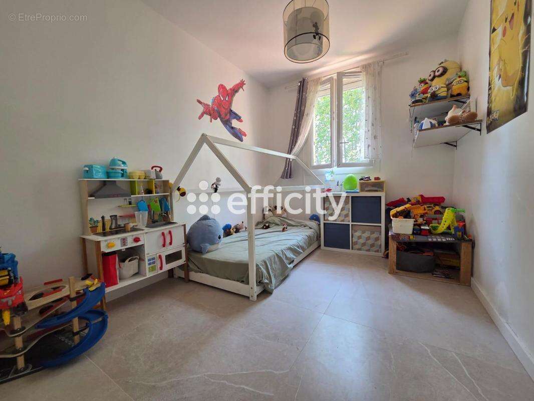 Appartement à SAINT-CYR-SUR-MER