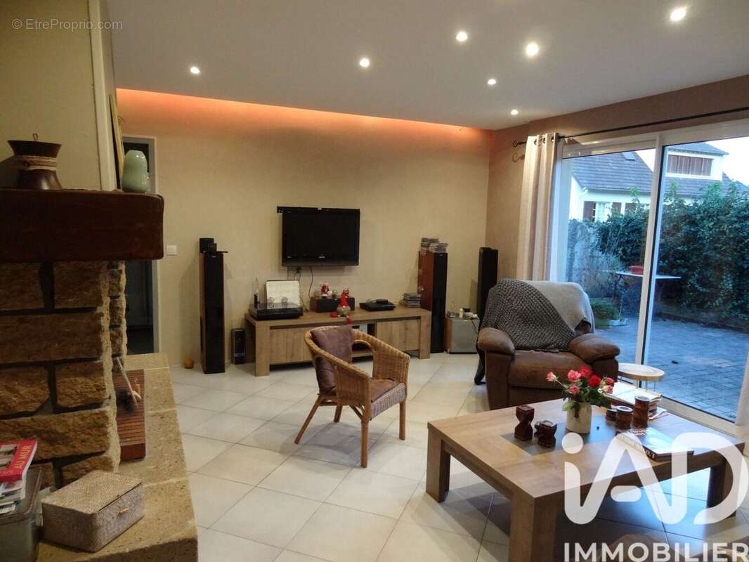 Photo 2 - Maison à EVRY-GREGY-SUR-YERRE