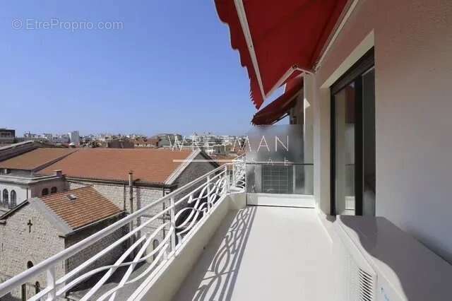 Élégant appartement au dernier étage avec terrasse – Nice Carré d’Or - photo 9