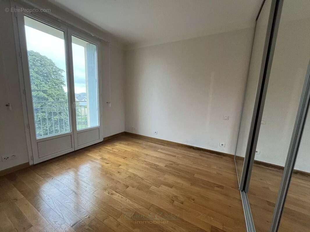 Bel appartement avec dressing, garage et cave - photo 4