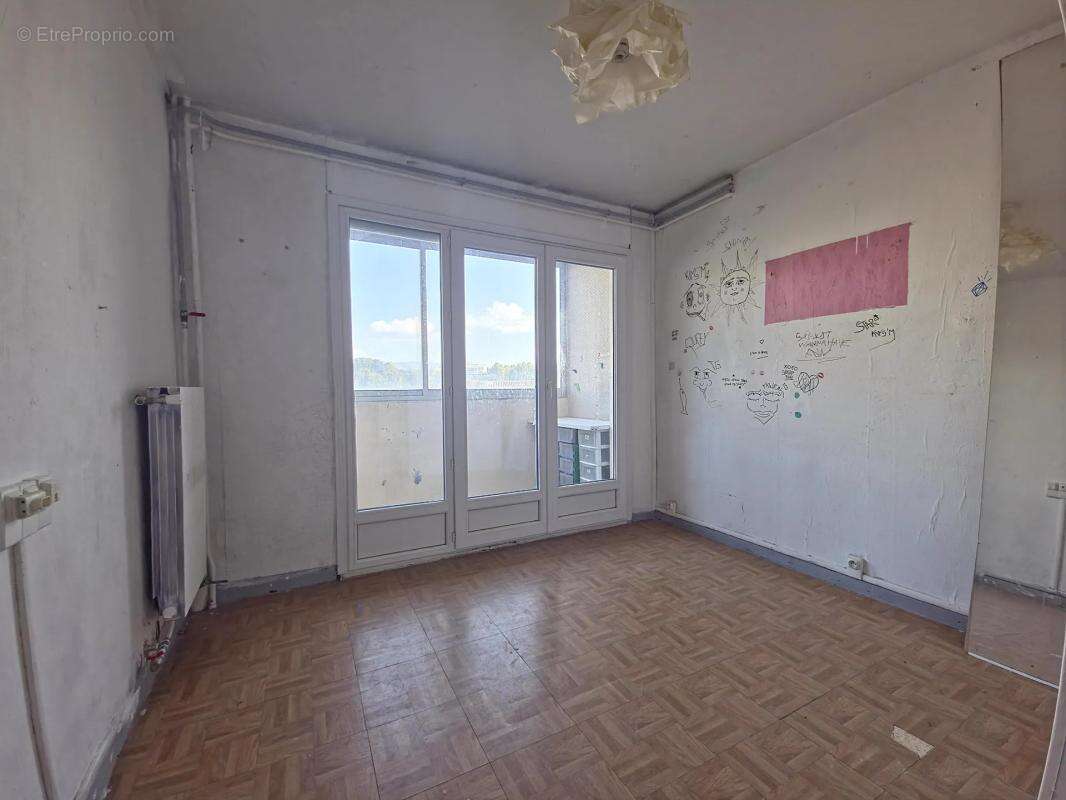 Appartement à MARSEILLE-11E