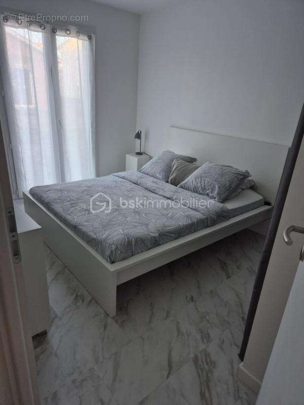 Maison à SAINT-YZAN-DE-SOUDIAC