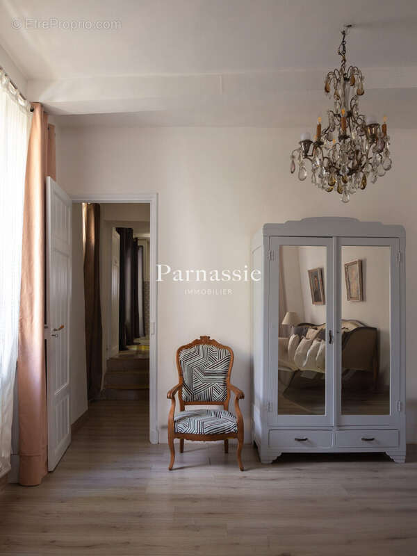 Maison à LA BASTIDE-DES-JOURDANS