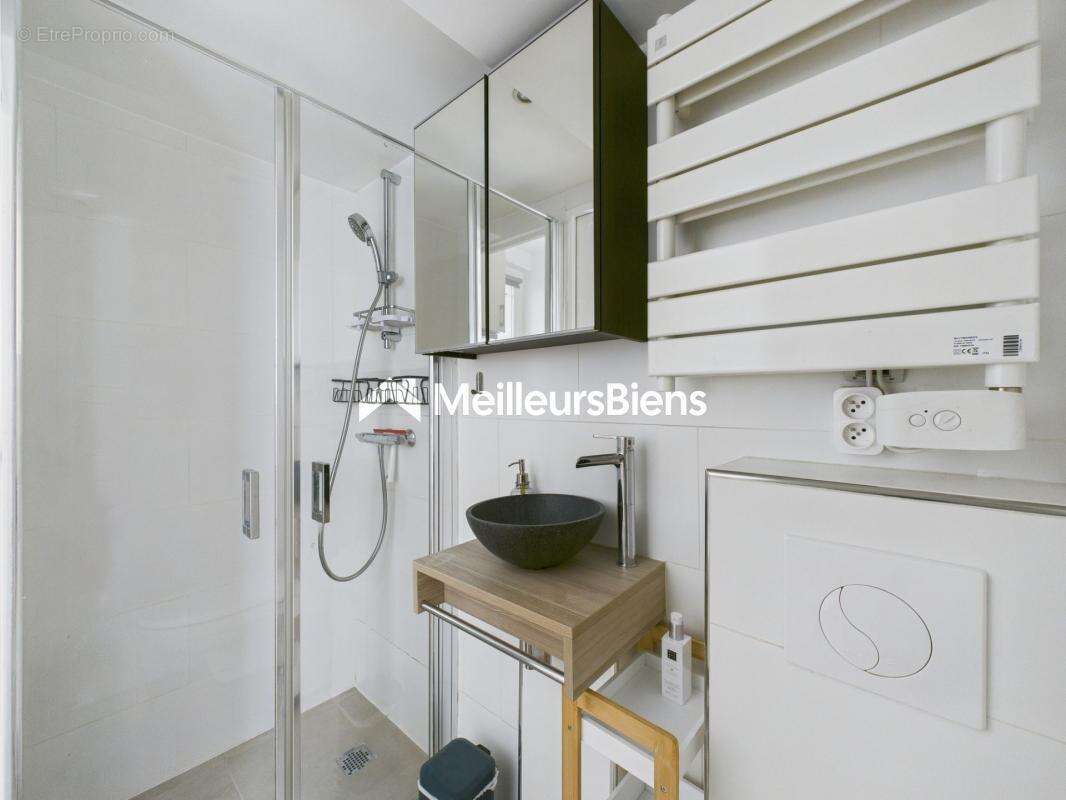 Appartement à PARIS-14E