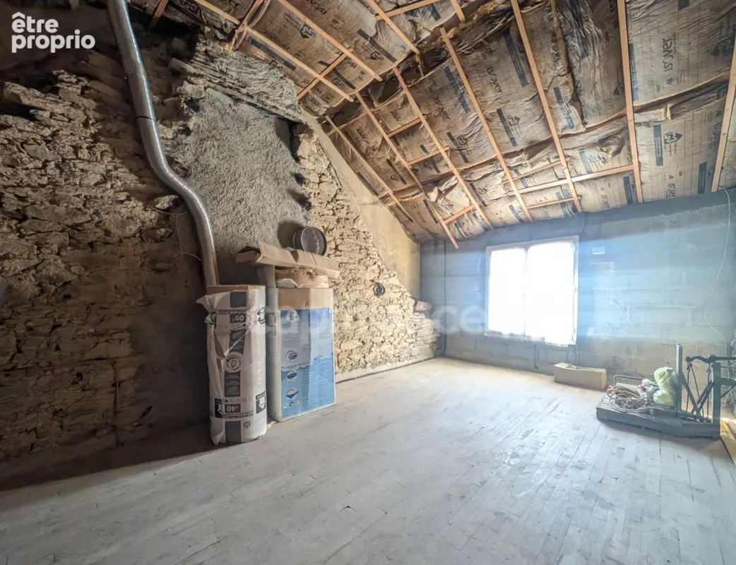Maison mitoyenne en pierres à rénover avec 2 hectares de terrain plat à Carentoir – Idéal chevaux et projets nature.” - photo 12
