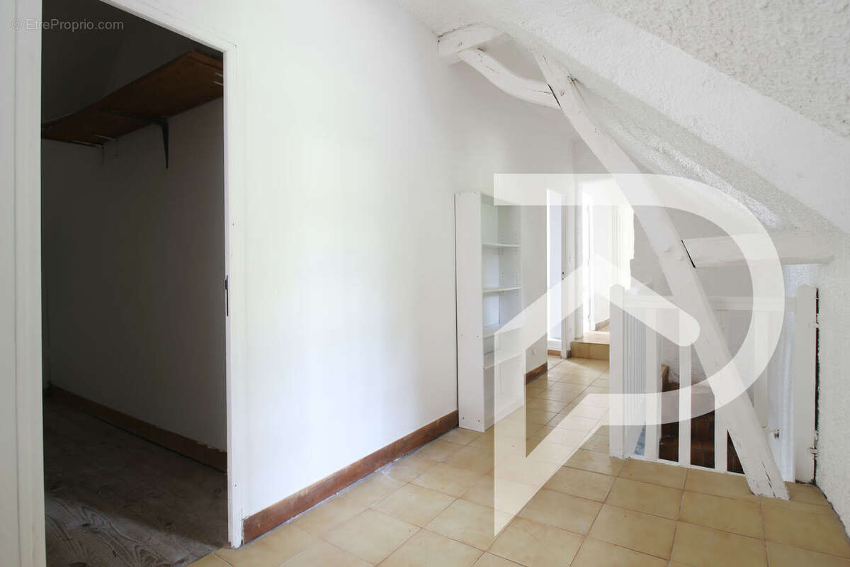 Maison à CUISE-LA-MOTTE