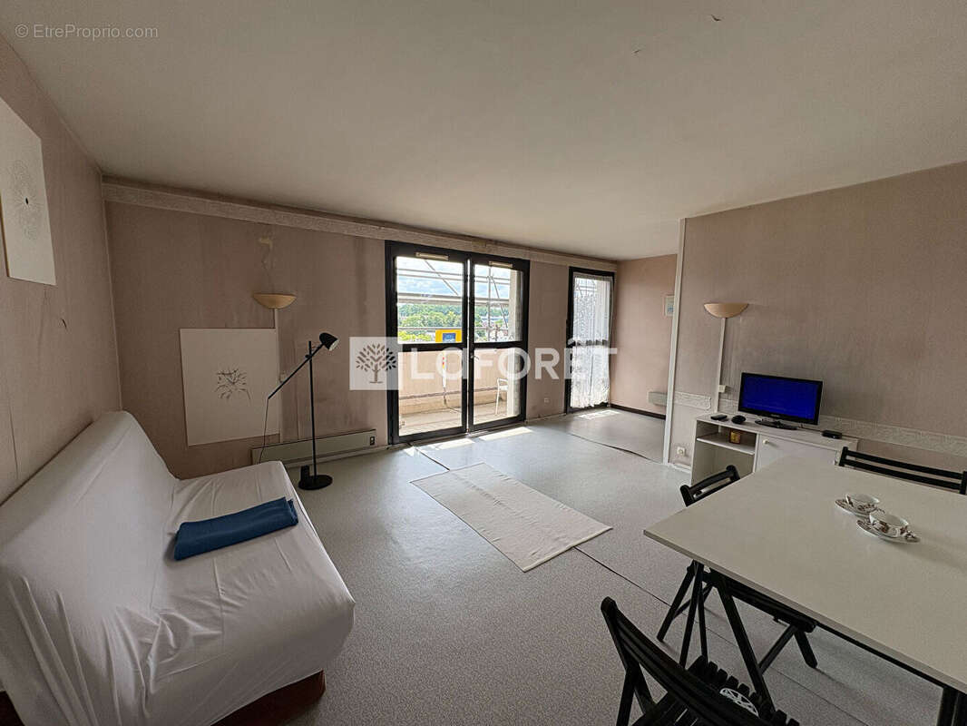 Appartement à LES MUREAUX