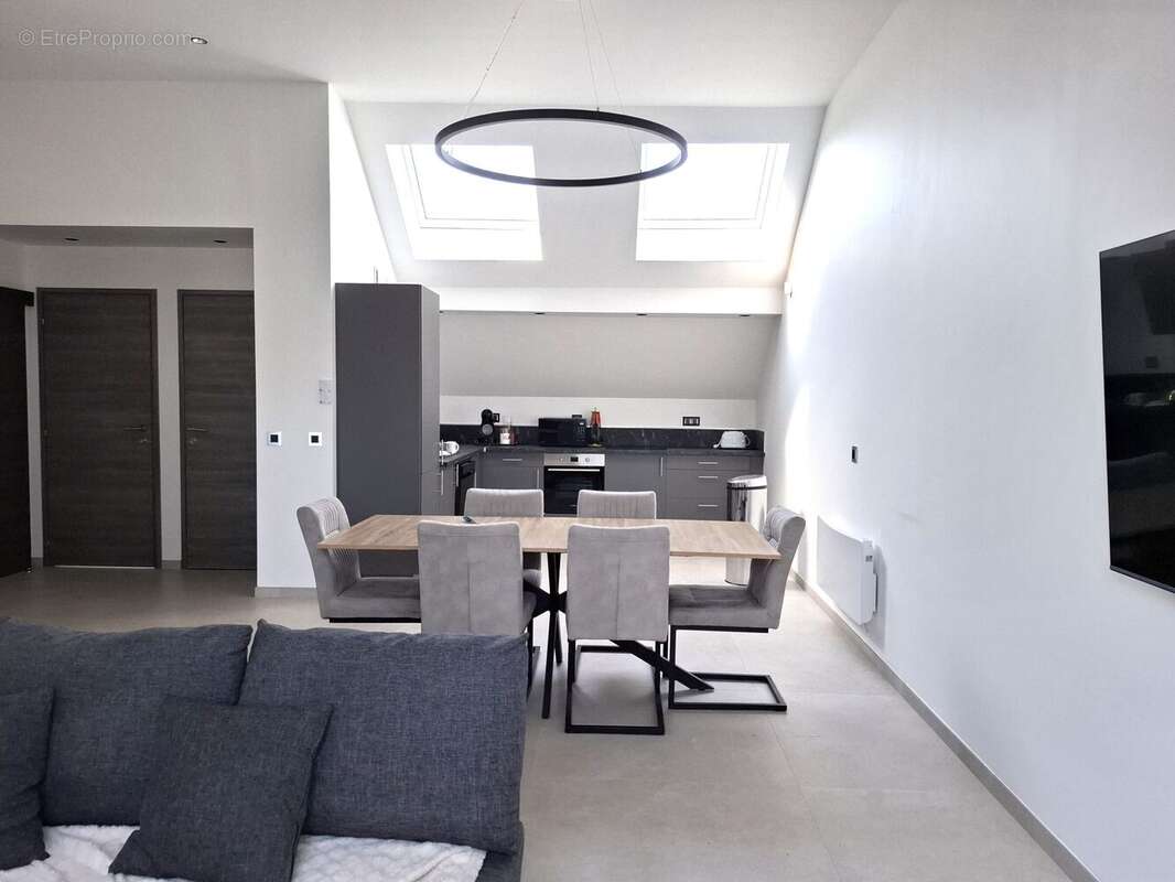 Appartement 68 m² à Aix-Les-Bains  - photo 2