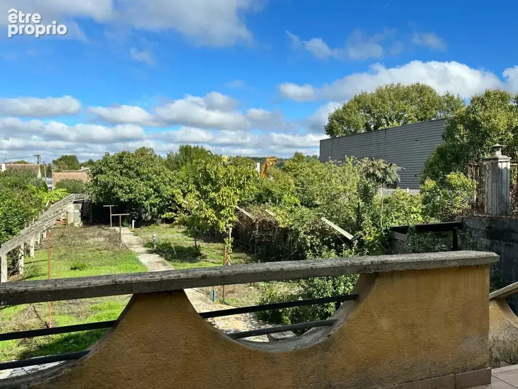 Bordeaux – Appartement de 90 m², 2 chambres, jardin privatif et sous-sol - photo 4