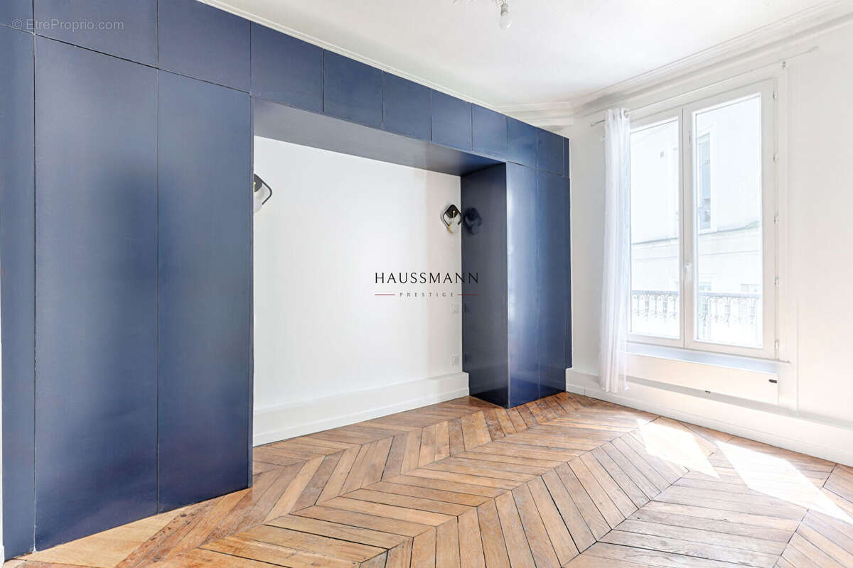 Appartement à PARIS-17E