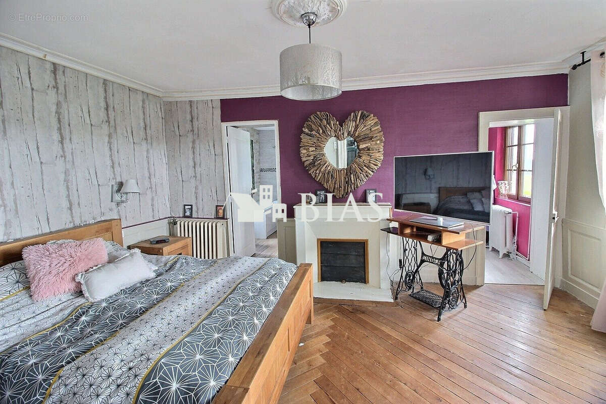 Maison à SAINT-OUEN-DE-THOUBERVILLE