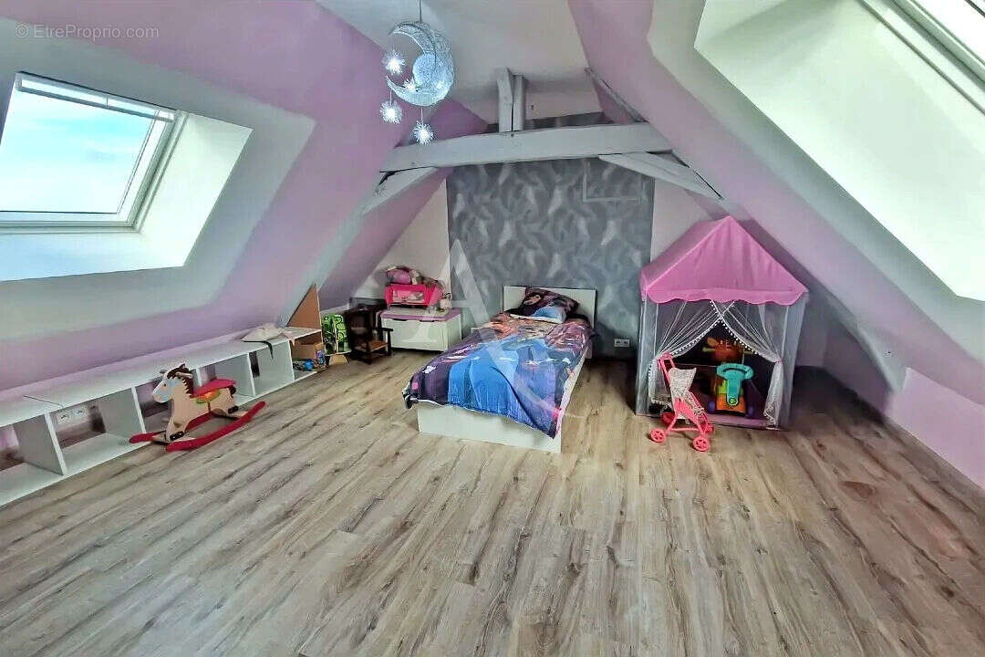 Maison à LONGUE-JUMELLES