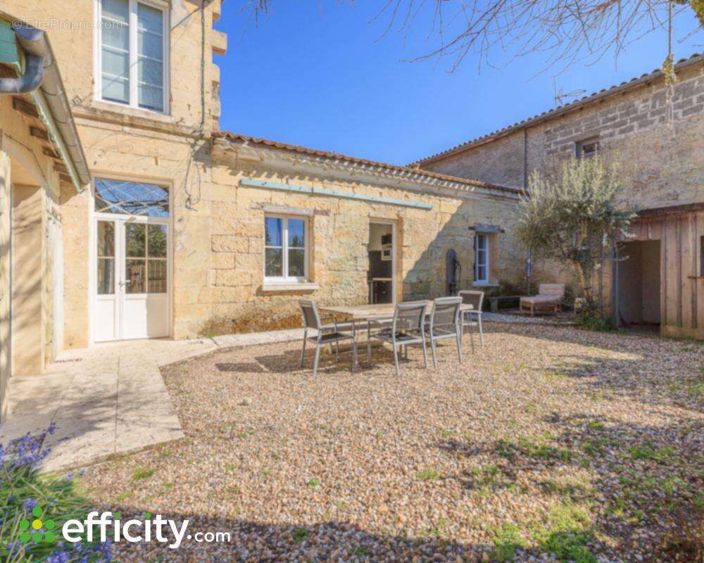Maison 190 m² à Camps-Sur-L'isle  - photo 2