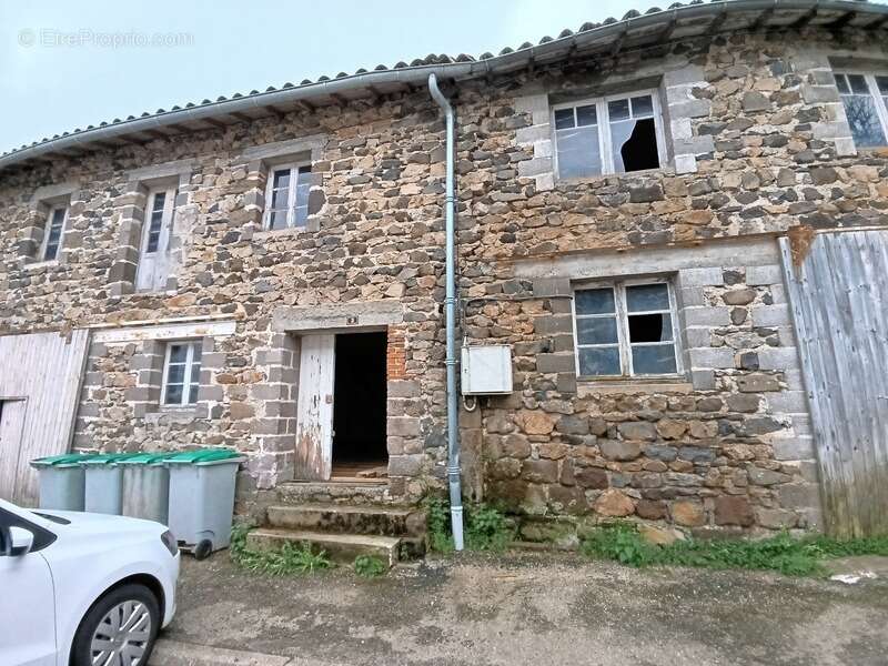 Appartement à FIX-SAINT-GENEYS