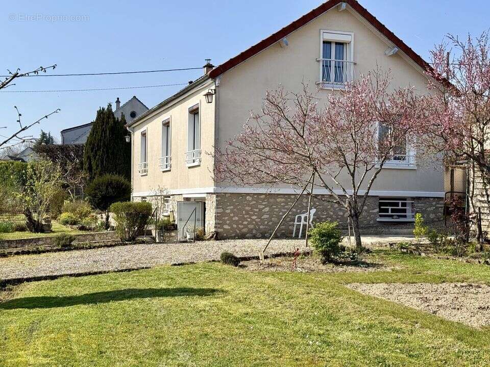 Maison à DONNEMARIE-DONTILLY