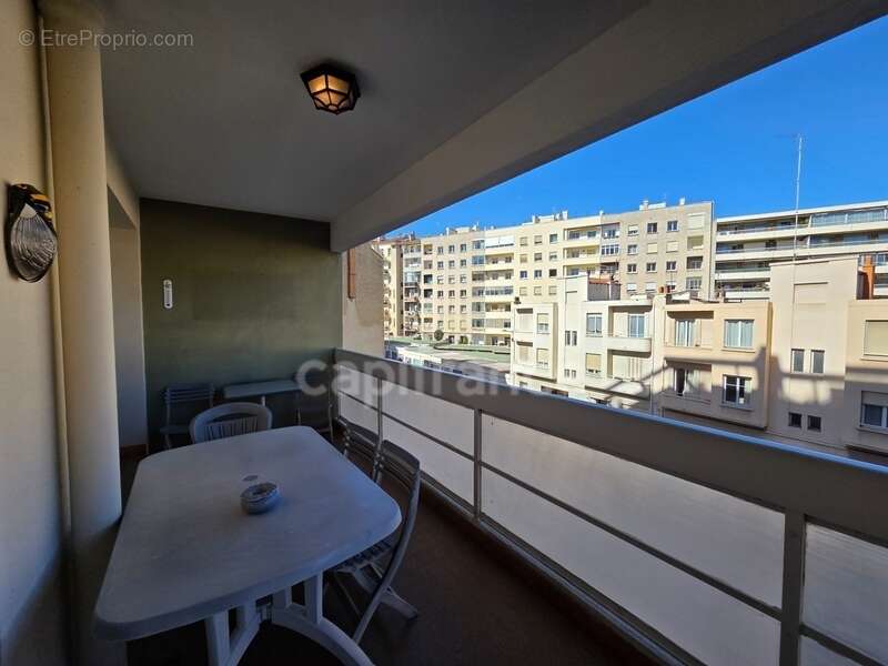 Appartement à MARSEILLE-5E