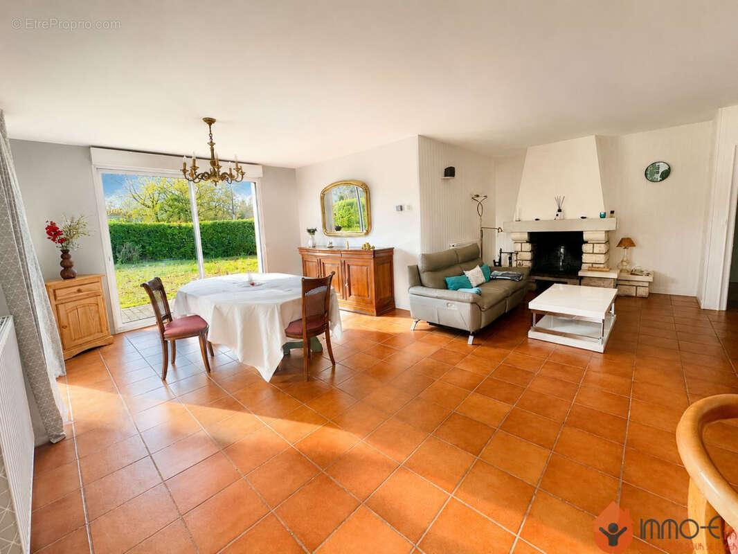 Maison à LE PIAN-MEDOC