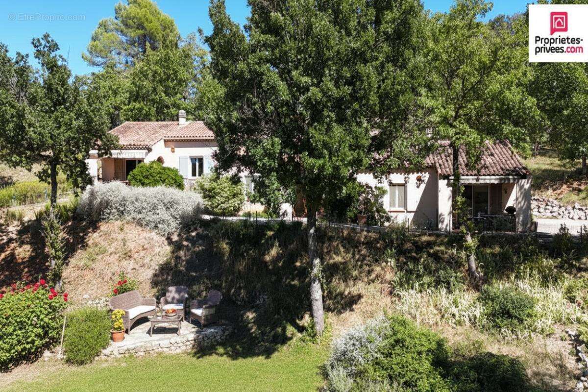 Maison à ESPARRON-DE-VERDON