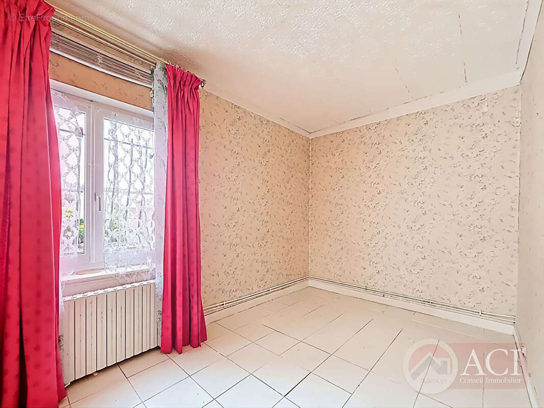 Maison à SAINT-GRATIEN