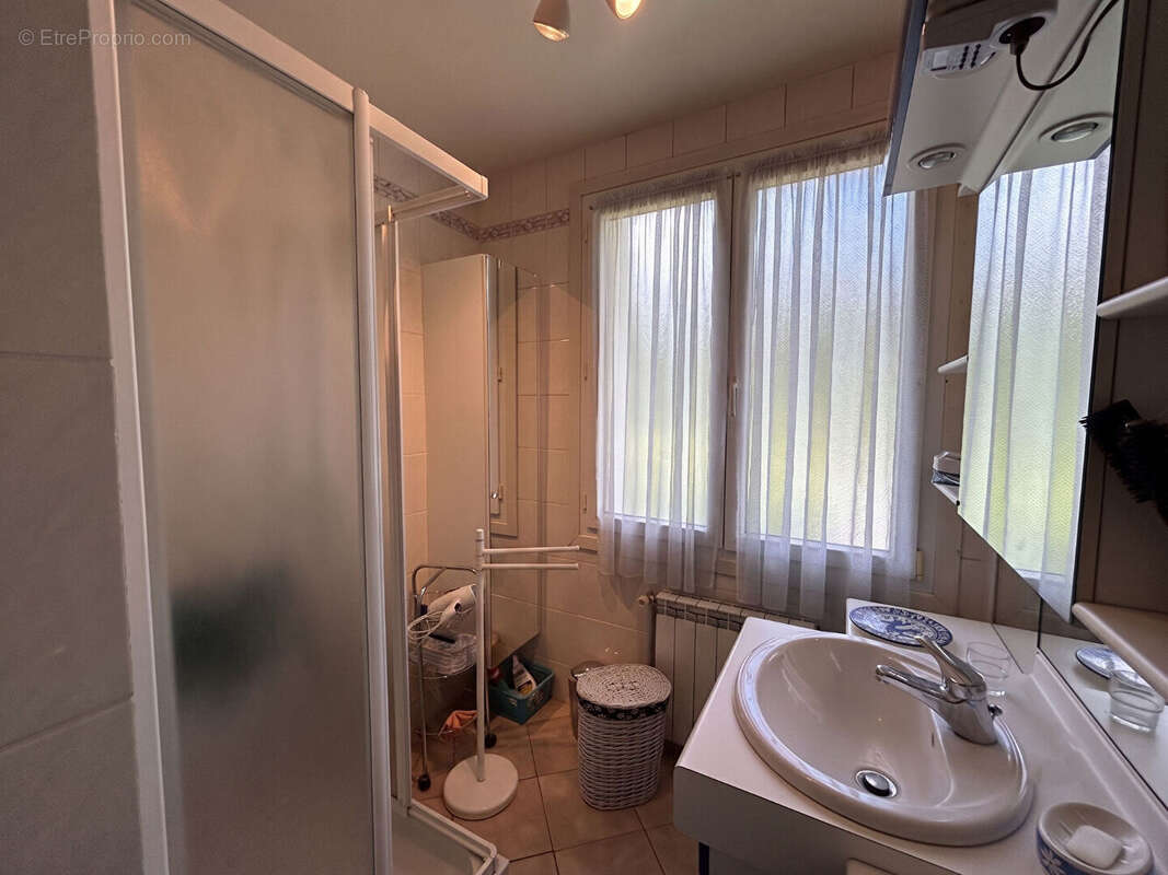 Belle maison familiale de 145 m² avec jardin, garage et ASCENSEUR privatif - photo 15