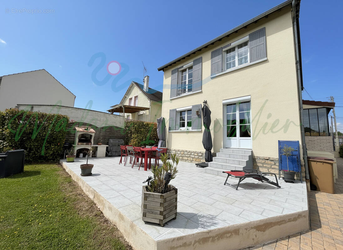 Maison à BONNIERES-SUR-SEINE