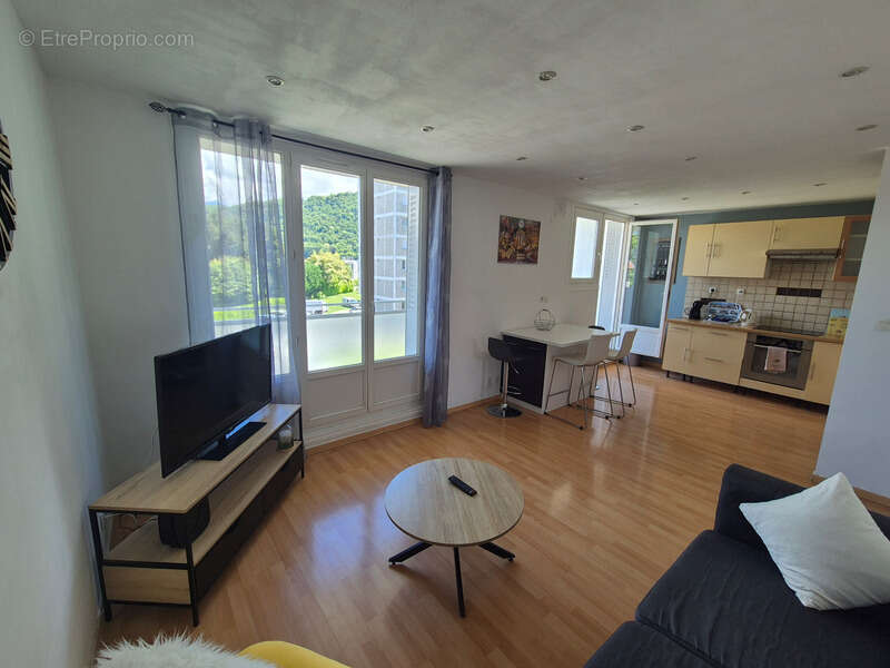 Appartement à SAINT-MARTIN-D'HERES