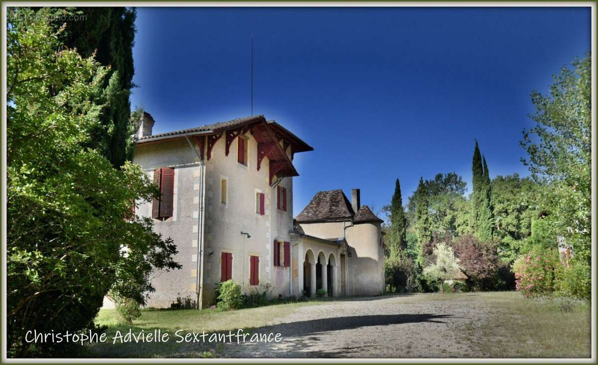 Immense maison de Maître avec sa maison d'amis et ses dépendances sur parc de 8 HA sur Bergerac - photo 2