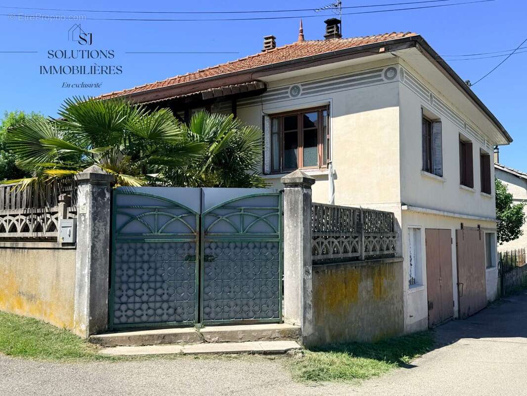 Maison 86 m² à Assieu  - photo 8