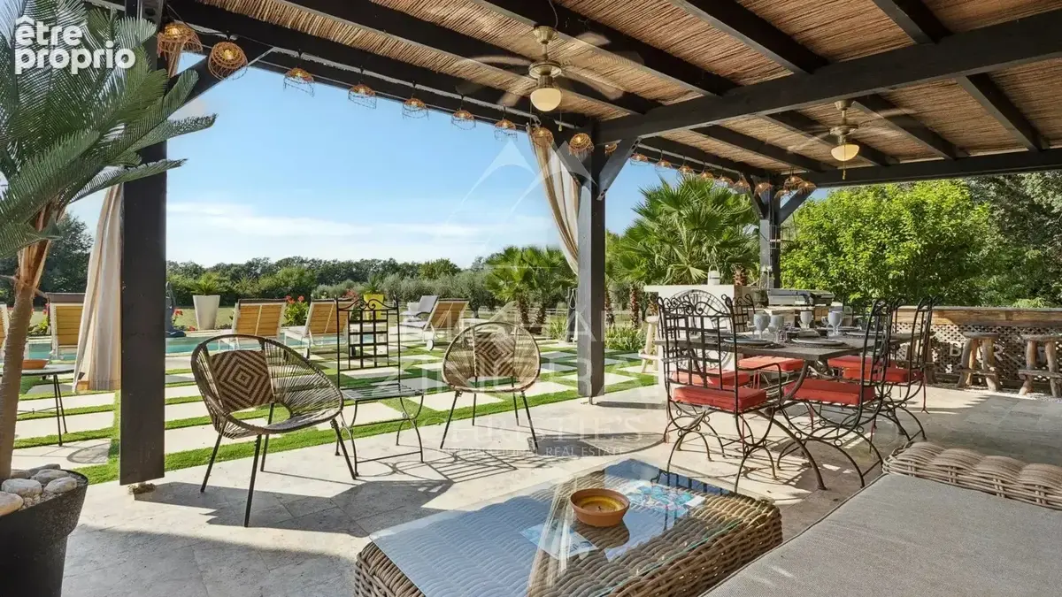 Demeure de caractère avec piscine, 1,3 ha et vue sur les vignobles - photo 4