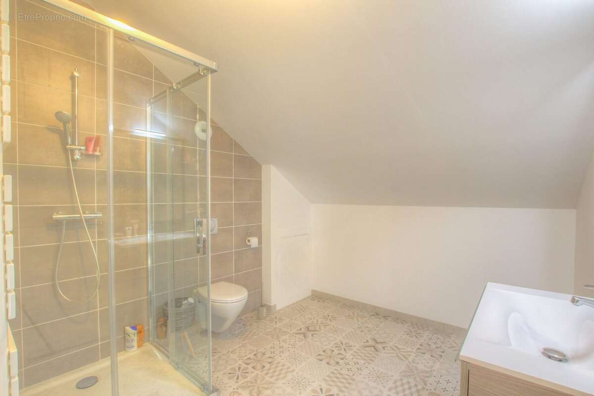 Maison à PREVESSIN-MOENS