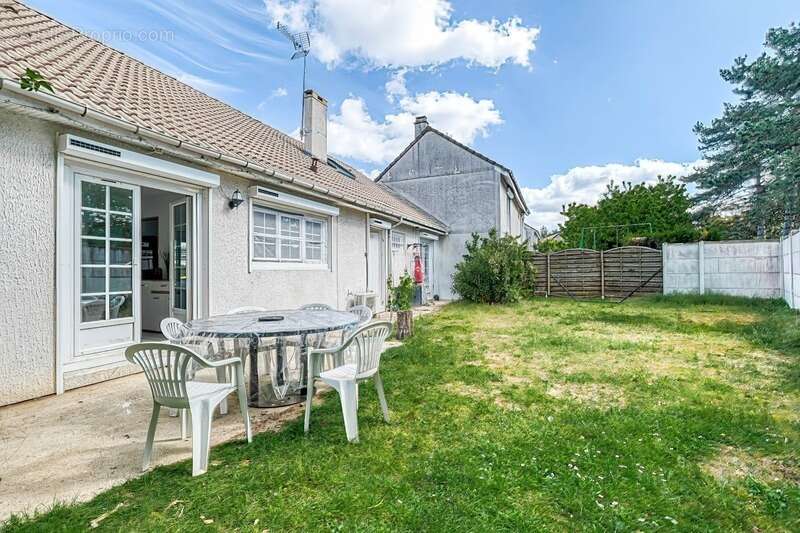 Christophe Michaudelle – EXCLUSIVITE CAPIFRANCE - vous propose à MEAUX proche de toutes commodités à pied : maison - 6 pièces -  - photo 5