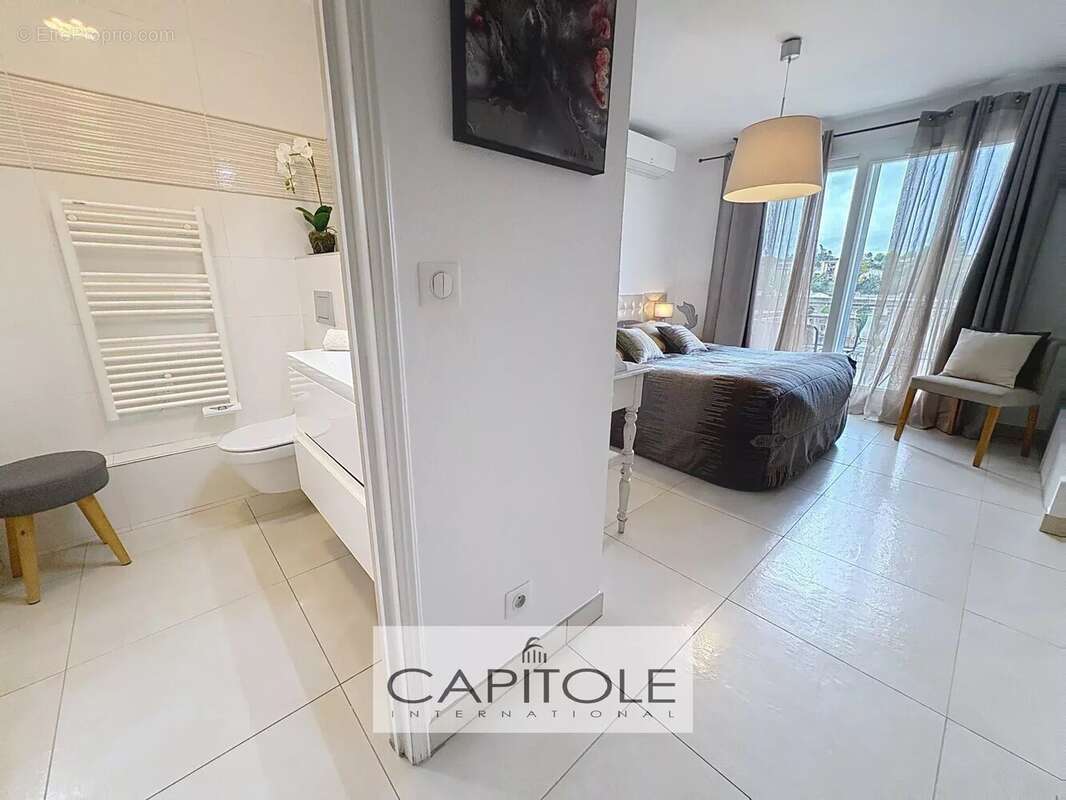 Appartement à VILLENEUVE-LOUBET