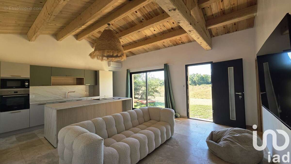 Photo 3 - Maison à ROQUEBRUNE-SUR-ARGENS