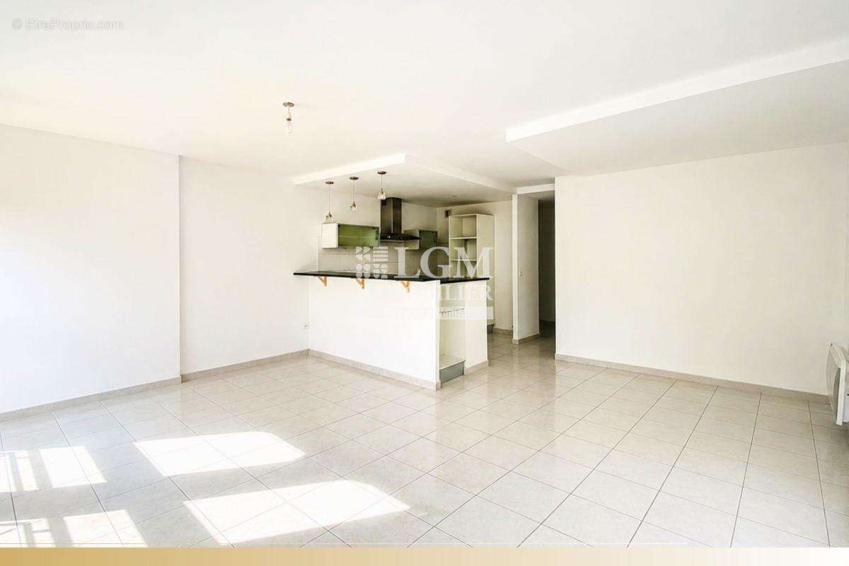 T4 traversant de 84 m² – Garage fermé – DPE B – Aucun travaux à prévoir - photo 6