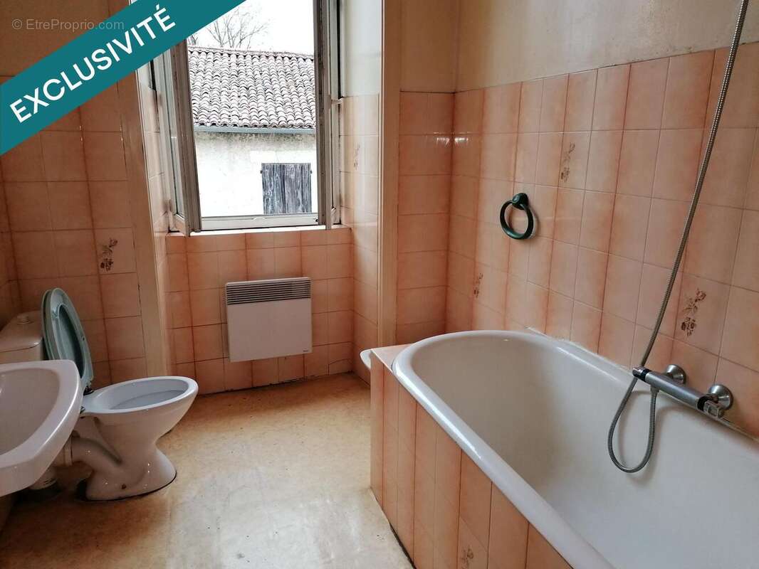 Maison 137 m² à Chalais  - photo 9