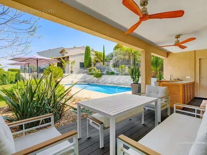 Maison à MANDELIEU-LA-NAPOULE