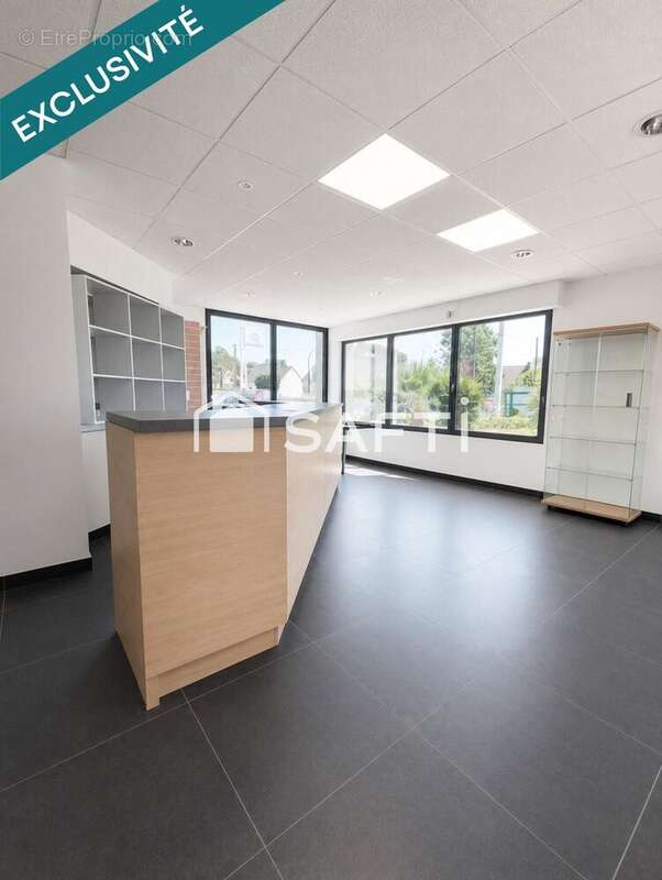 Commerce 103 m² à Saint-Gildas-Des-Bois  - photo 2