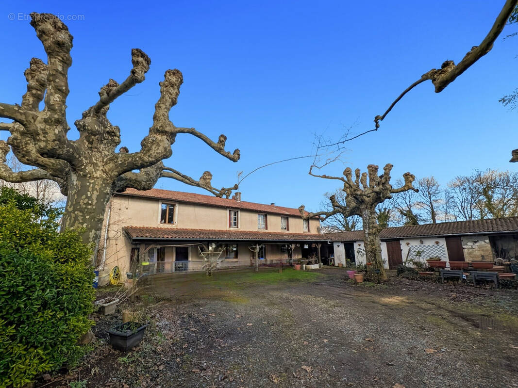 Maison à AMBERIEUX-EN-DOMBES