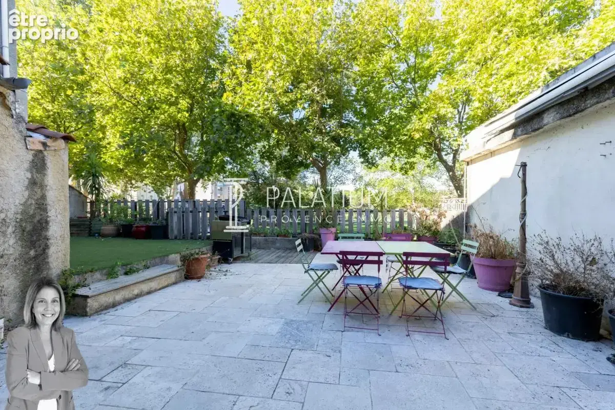 Sorgues- Grande maison de ville avec 3 studios indépendants et vue sur parc; - photo 2