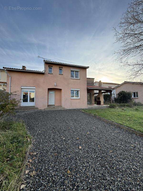 Maison à CASTELGINEST