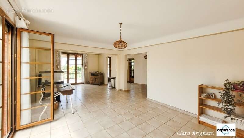 Maison à vendre - 6 pièces, 156m² à Avrainville - sous-sol total et terrain arboré de 1 555 m² - photo 3