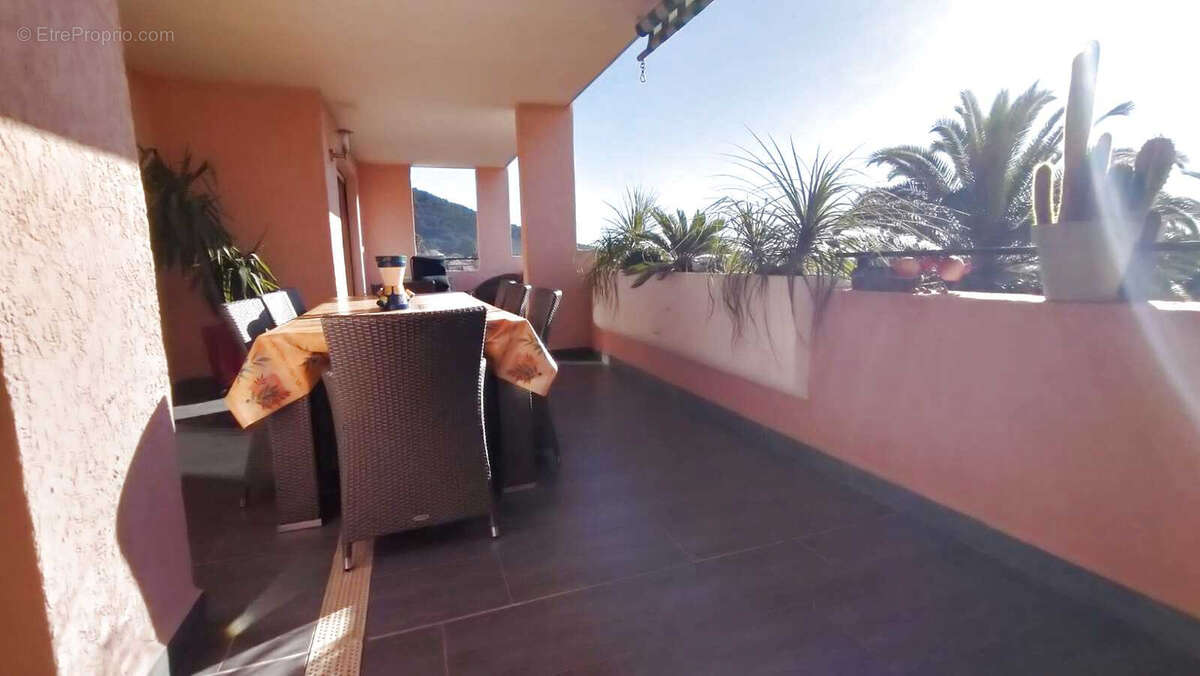 Appartement à CARQUEIRANNE