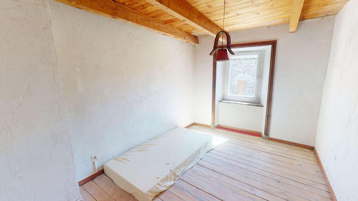 Maison à BELLEVUE-LA-MONTAGNE