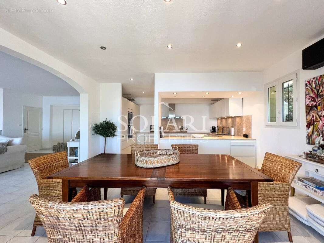 Maison à THEOULE-SUR-MER